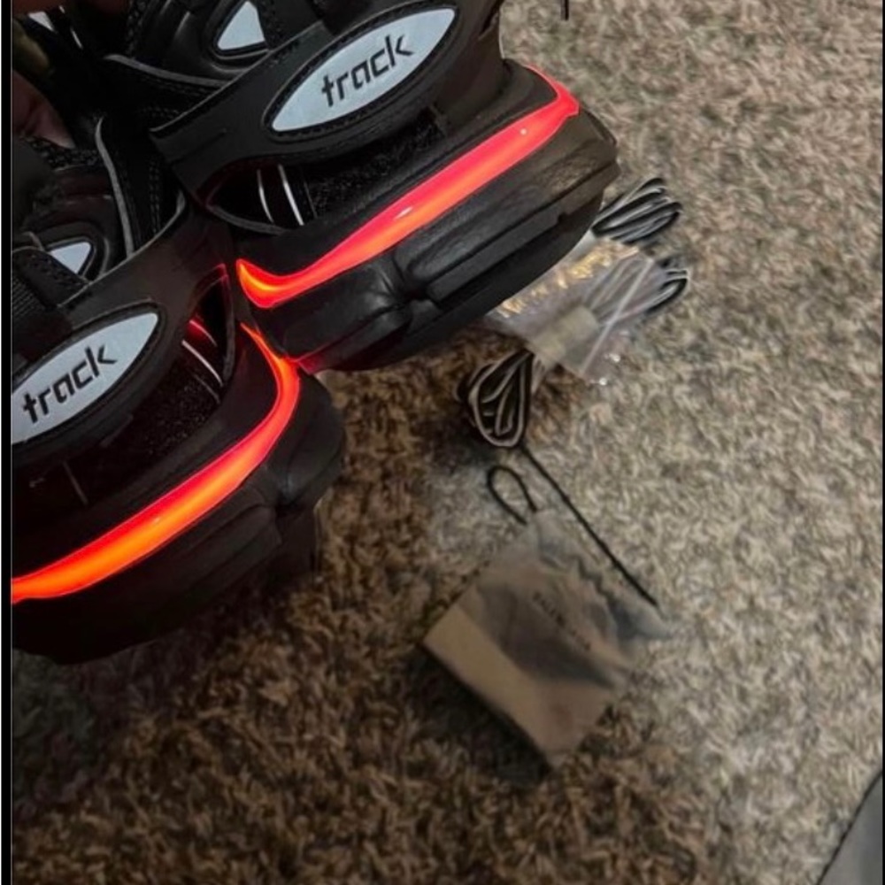 balenciaga track led